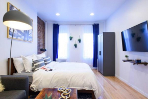 83-3W UES Central Park Newly Furnished XL Studio